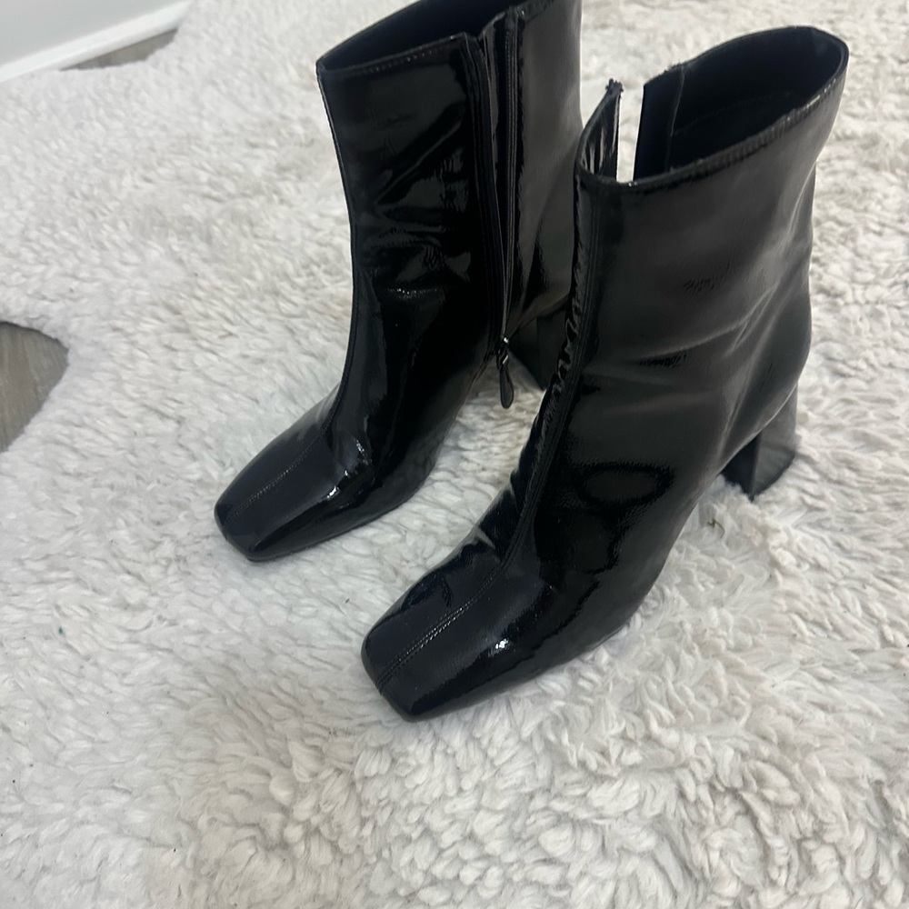 Elegant Black Patent Leather Heeled Boots